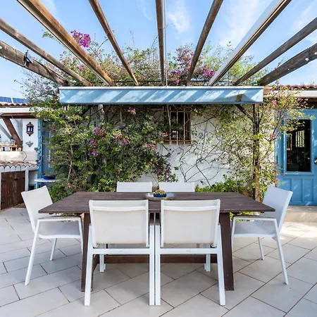 Casa Arbol 펜션 Camarles